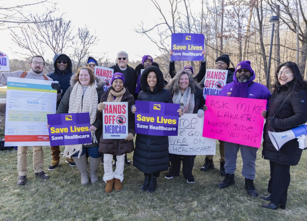 On January 8, Healthcare Education Project, 1199SEIU, faith leaders, community members and health care advocates joined Protect Our Care for “Hands off Medicaid” rallies to tell Congress that Medicaid cuts must be off the table as officials negotiate a forthcoming budget reconciliation package.